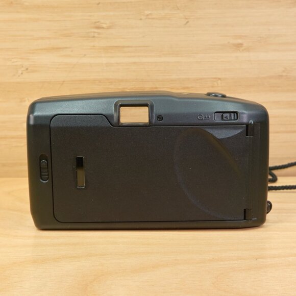 Vintage Minolta F15 BF / 35mm Point & Shoot Film Camera / Fixed Focus / Tested - Picture 4 of 6